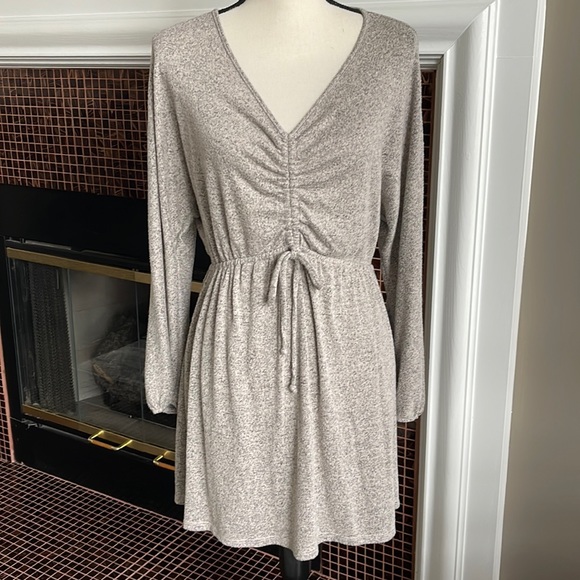 originality Dresses & Skirts - -long Sleeve Grey Knit/Sweater Dress  Size M